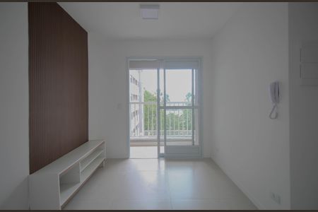 Sala/Cozinha de apartamento para alugar com 1 quarto, 31m² em Portal do Morumbi, São Paulo