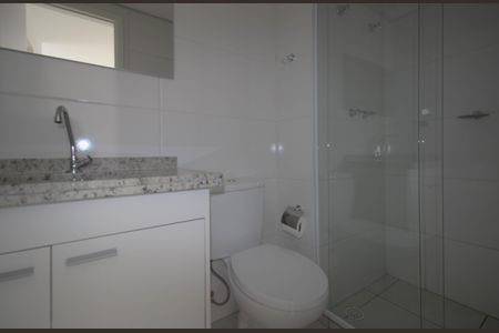 Banheiro  de apartamento para alugar com 1 quarto, 31m² em Portal do Morumbi, São Paulo