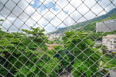 Apartamento à venda com 65m², 2 quartos e 1 vaga Apartamento à venda com 65m², 2 quartos e 1 vagaSala Varanda Vista