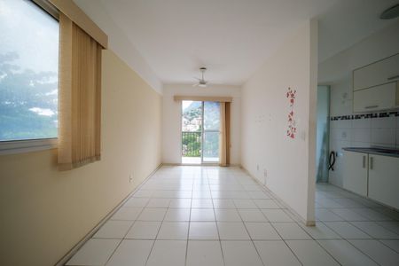 Apartamento à venda com 65m², 2 quartos e 1 vaga Apartamento à venda com 65m², 2 quartos e 1 vagaSala