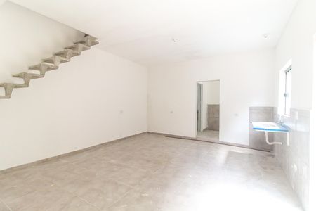 Sala/Cozinha de casa para alugar com 2 quartos, 80m² em Jardim Helena, São Paulo
