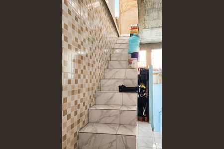 Casa para alugar com 170m², 3 quartos e 1 vagaEscada