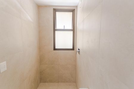 Apartamento à venda com 66m², 2 quartos e 2 vagasBanheiro da Suíte 1