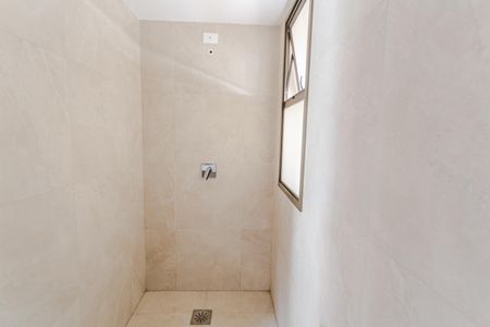 Apartamento à venda com 66m², 2 quartos e 2 vagasBanheiro da Suíte 2