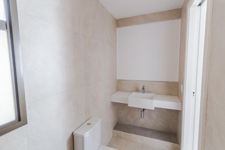 Apartamento à venda com 66m², 2 quartos e 2 vagasBanheiro da Suíte 2