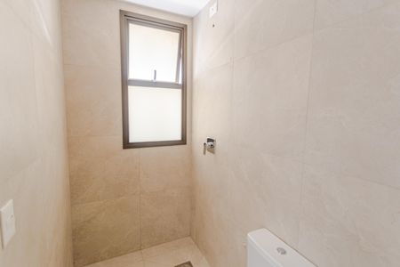 Apartamento à venda com 66m², 2 quartos e 2 vagasBanheiro da Suíte 1