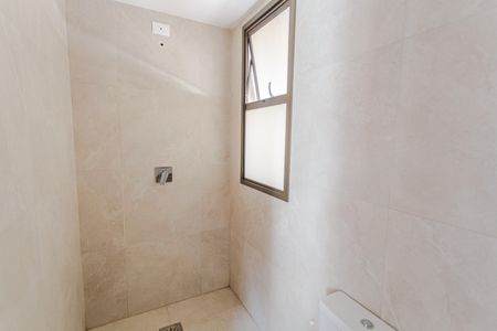 Apartamento à venda com 66m², 2 quartos e 2 vagasBanheiro da Suíte 2