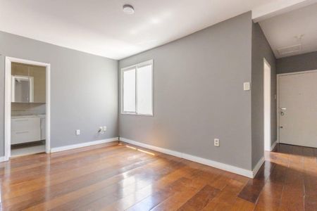 Sala  de apartamento para alugar com 2 quartos, 63m² em Partenon, Porto Alegre