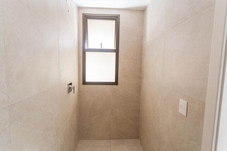 Apartamento à venda com 66m², 2 quartos e 2 vagasBanheiro da Suíte 2