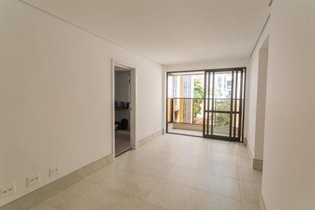 Sala de apartamento à venda com 2 quartos, 66m² em Savassi, Belo Horizonte