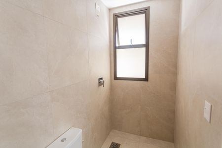 Apartamento à venda com 66m², 2 quartos e 2 vagasBanheiro da Suíte 2