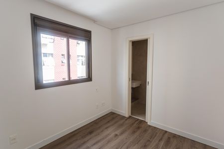 Suíte 1 de apartamento à venda com 2 quartos, 66m² em Savassi, Belo Horizonte