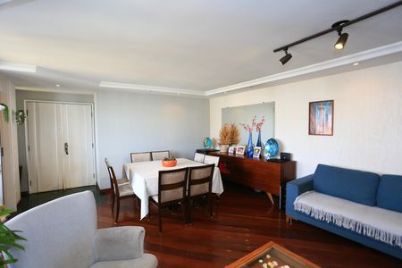 Apartamento à venda com 116m², 3 quartos e 2 vagas Apartamento à venda com 116m², 3 quartos e 2 vagasSala