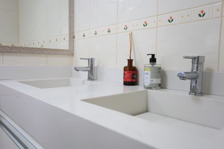 Apartamento à venda com 116m², 3 quartos e 2 vagas Apartamento à venda com 116m², 3 quartos e 2 vagasBanheiro da Suíte