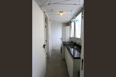 Apartamento à venda com 116m², 3 quartos e 2 vagas Apartamento à venda com 116m², 3 quartos e 2 vagasÁrea de Serviço