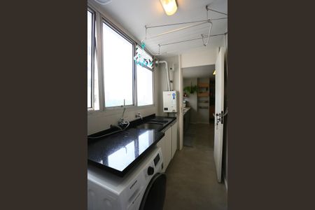 Apartamento à venda com 116m², 3 quartos e 2 vagas Apartamento à venda com 116m², 3 quartos e 2 vagasÁrea de Serviço