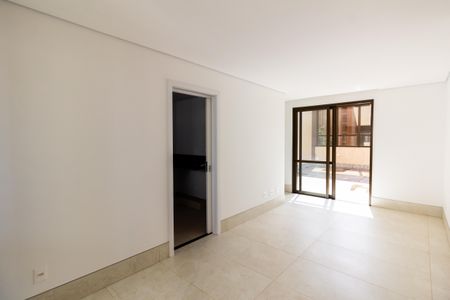 Sala de apartamento à venda com 2 quartos, 135m² em Savassi, Belo Horizonte