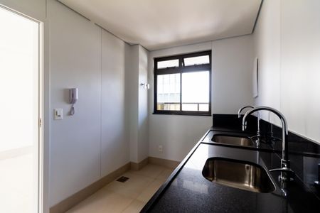 Apartamento à venda com 135m², 2 quartos e 2 vagasCozinha
