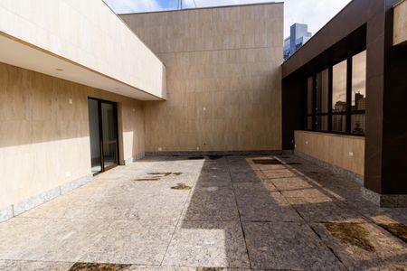 Apartamento à venda com 135m², 2 quartos e 2 vagasCobertura