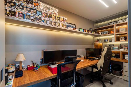 Apartamento à venda com 210m², 2 quartos e 3 vagasEscritório