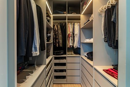 Apartamento à venda com 210m², 2 quartos e 3 vagasSuite 02 - Closet 02