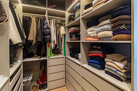 Apartamento à venda com 210m², 2 quartos e 3 vagasSuite 02 - Closet 01