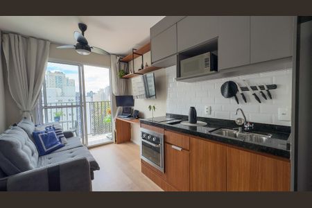sala e cozinha de apartamento para alugar com 1 quarto, 27m² em Campo Belo, São Paulo