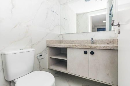 Banheiro  de apartamento para alugar com 1 quarto, 51m² em Petrópolis, Porto Alegre
