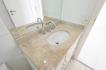Apartamento à venda com 78m², 2 quartos e 1 vaga Apartamento à venda com 78m², 2 quartos e 1 vagaBanheiro da Suíte