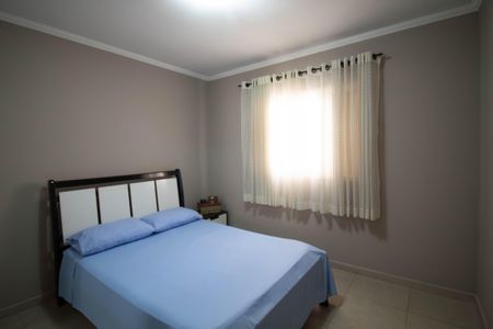 Casa à venda com 300m², 3 quartos e 4 vagas Casa à venda com 300m², 3 quartos e 4 vagasQuarto 2