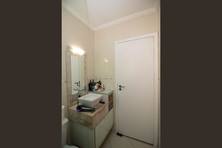 Casa à venda com 300m², 3 quartos e 4 vagas Casa à venda com 300m², 3 quartos e 4 vagasBanheiro da Suíte