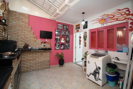 Casa à venda com 300m², 3 quartos e 4 vagas Casa à venda com 300m², 3 quartos e 4 vagasÁrea de Serviço