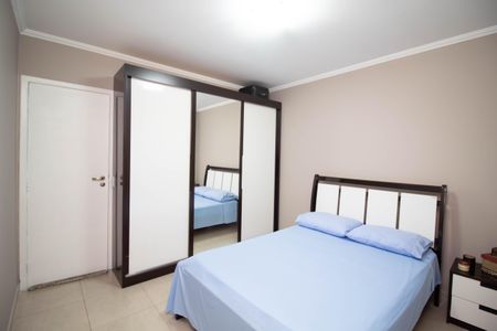 Casa à venda com 300m², 3 quartos e 4 vagas Casa à venda com 300m², 3 quartos e 4 vagasQuarto 2