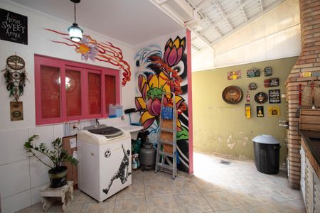 Casa à venda com 300m², 3 quartos e 4 vagas Casa à venda com 300m², 3 quartos e 4 vagasÁrea de Serviço