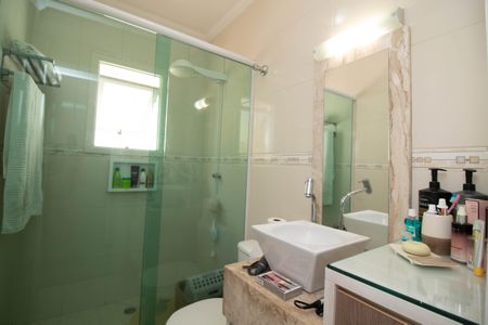 Casa à venda com 300m², 3 quartos e 4 vagas Casa à venda com 300m², 3 quartos e 4 vagasBanheiro da Suíte