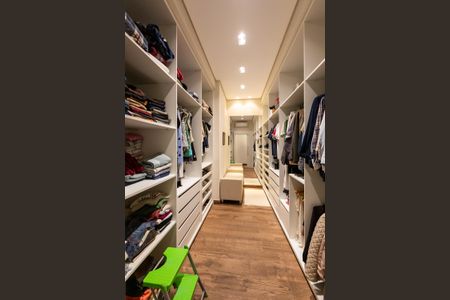 Casa de condomínio à venda com 430m², 3 quartos e 5 vagasCloset da Suíte Master