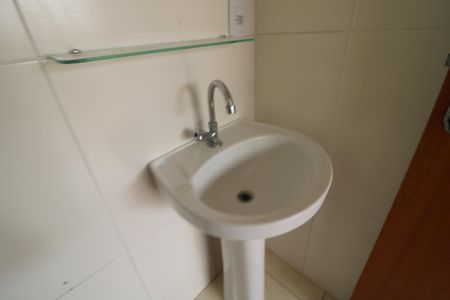 Banheiro de apartamento para alugar com 1 quarto, 35m² em Vila Carrão, São Paulo