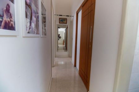 Corredor  de apartamento para alugar com 3 quartos, 100m² em Icaraí, Niterói