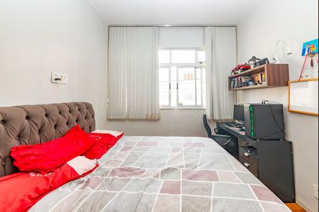 Apartamento à venda com 112m², 4 quartos e 1 vagaQuarto 2