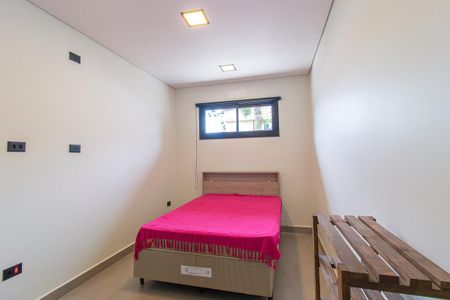 Quarto de kitnet/studio para alugar com 1 quarto, 18m² em Boqueirão, Curitiba