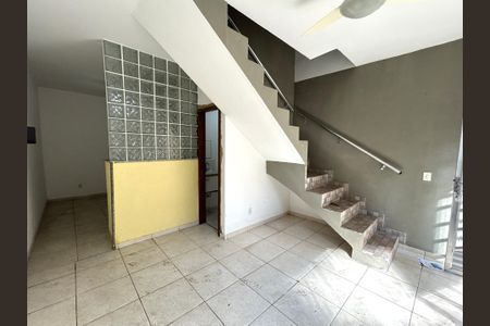 Sala de casa para alugar com 3 quartos, 120m² em Cascadura, Rio de Janeiro