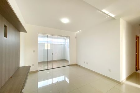 Sala de apartamento para alugar com 3 quartos, 113m² em Caiçaras, Belo Horizonte