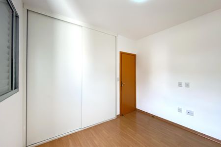 Apartamento para alugar com 113m², 3 quartos e 3 vagas Apartamento para alugar com 113m², 3 quartos e 3 vagasQuarto 2