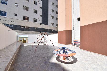 Apartamento para alugar com 100m², 2 quartos e 2 vagasÁrea comum - Playground