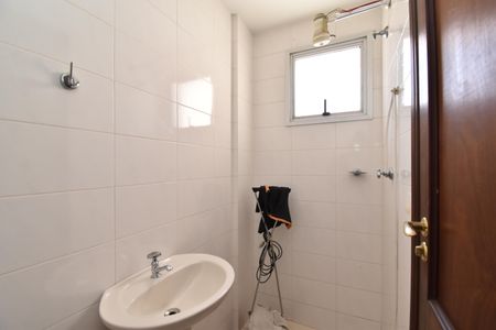 Apartamento para alugar com 100m², 2 quartos e 2 vagasBanheiro de serviço