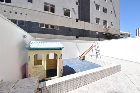 Apartamento para alugar com 100m², 2 quartos e 2 vagasÁrea comum - Playground