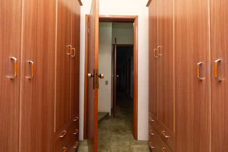 Casa à venda com 485m², 5 quartos e 3 vagasCloset da Suíte