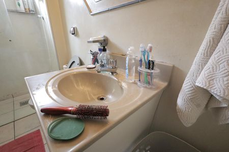 Apartamento à venda com 67m², 2 quartos e 1 vaga Apartamento à venda com 67m², 2 quartos e 1 vagaBanheiro Suíte