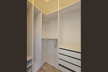 Apartamento para alugar com 207m², 4 quartos e 3 vagas