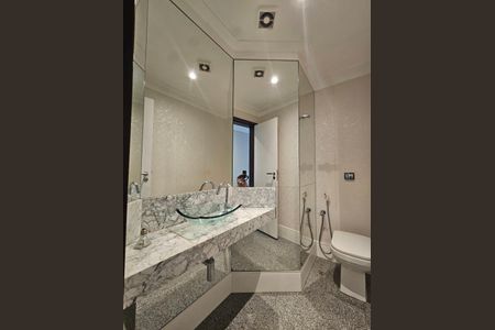 Apartamento para alugar com 207m², 4 quartos e 3 vagas